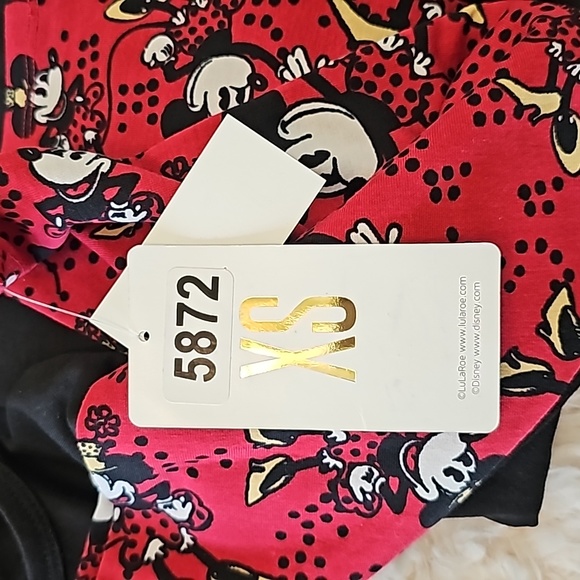 $FREE w/ Purchase: LuLa Roe Randy Baseball Tee w/ Disney Character 3/4 Sleeves - Picture 10 of 11